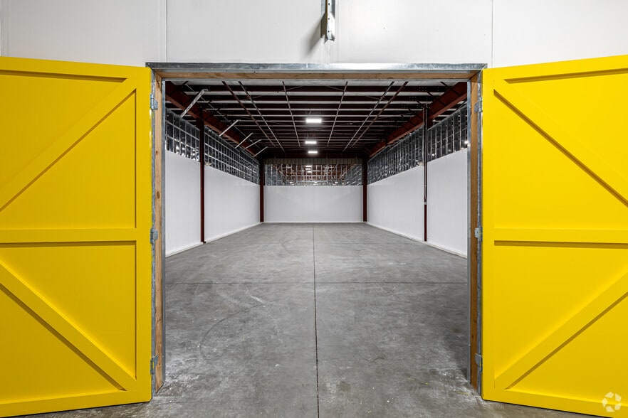 More Photos Of 299 Industrial Ln, Torrington Distribution For Lease