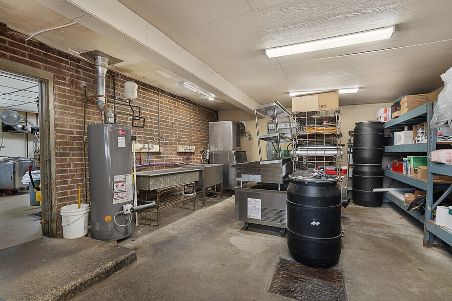 More Photos Of 2117 S 34th St, Kansas City Restaurant For Sale