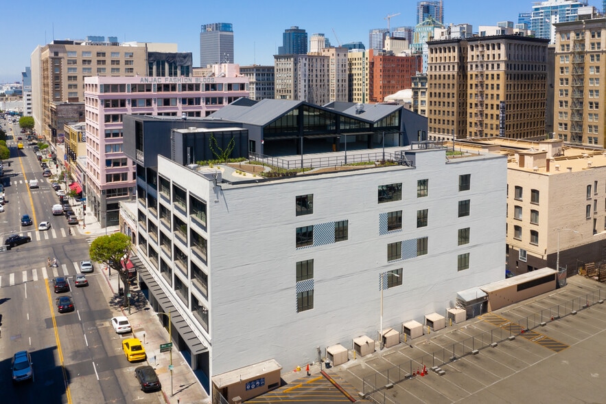 More Photos Of 755 S Los Angeles St, Los Angeles Loft Creative Space For Lease