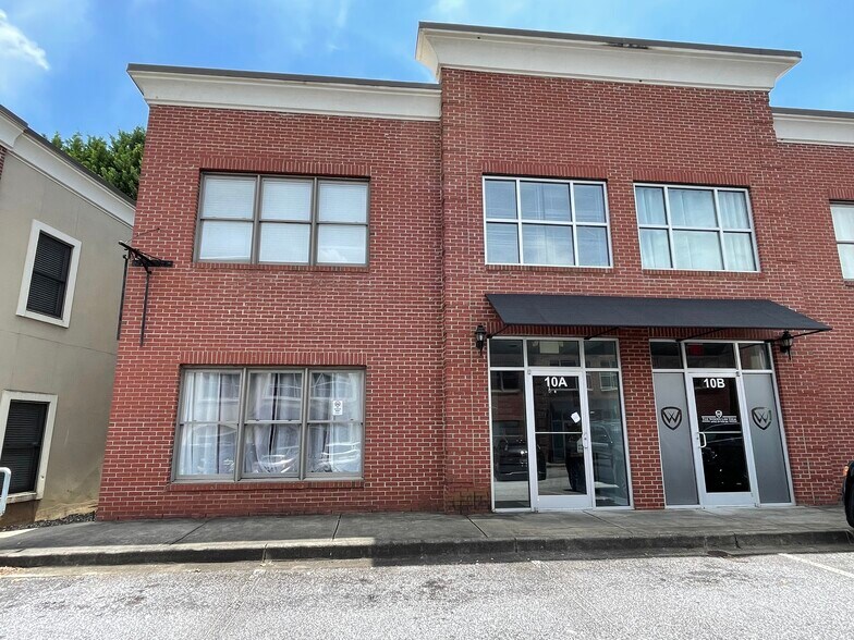 More Photos Of 955 W Wade Hampton Blvd, Greer Office For Lease