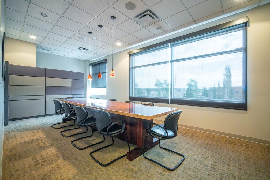 More Photos Of 120 Pembina Rd, Sherwood Park Light Manufacturing For Sale