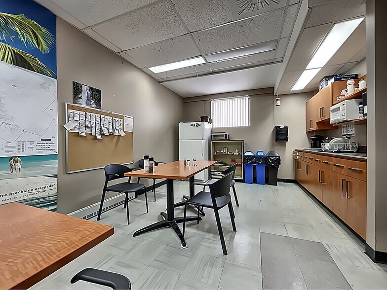 More Photos Of 3219 Boul Saint-François, Saguenay Office For Lease