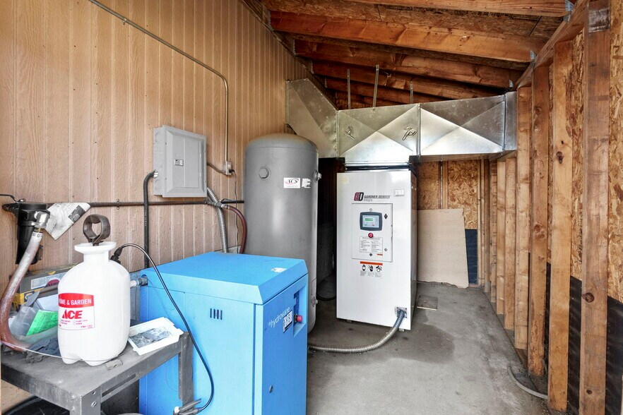 More Photos Of 21 Adonai Ct, Shelton Manufacturing For Sale