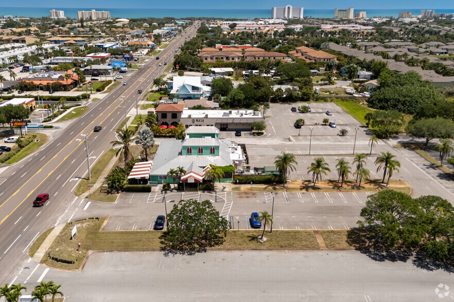 More Photos Of 425 E Eau Gallie Blvd, Satellite Beach Restaurant For Lease