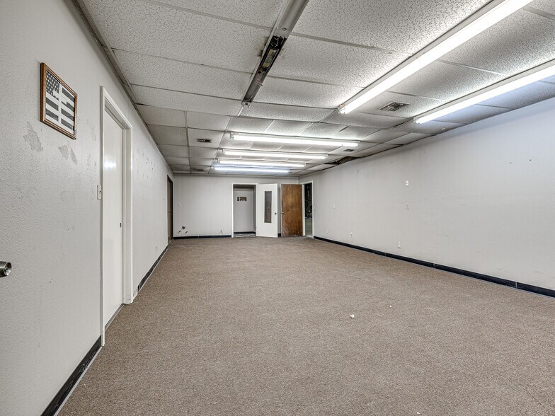 More Photos Of 1141 SE Grand Blvd, Oklahoma City Unknown For Lease