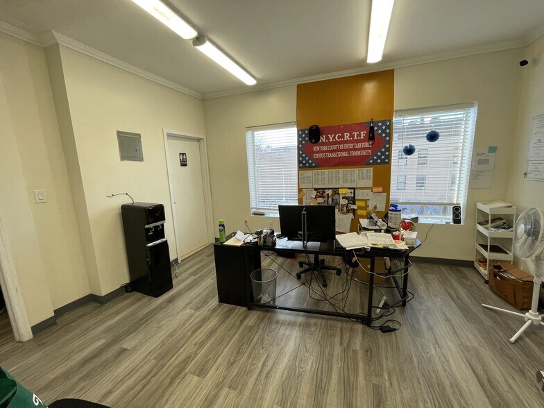 More Photos Of 2275 3rd Ave, New York Storefront Retail Office For Lease