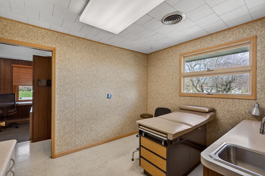 More Photos Of 6534 Sullivan Trl, Wind Gap Office For Sale