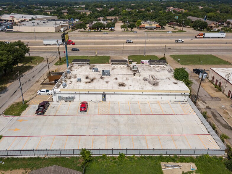 More Photos Of 1600 N Interstate 35 E, Lancaster Storefront Retail Office For Lease