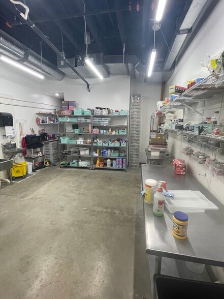 More Photos Of 305 W 27th St, Bryan Storefront For Lease