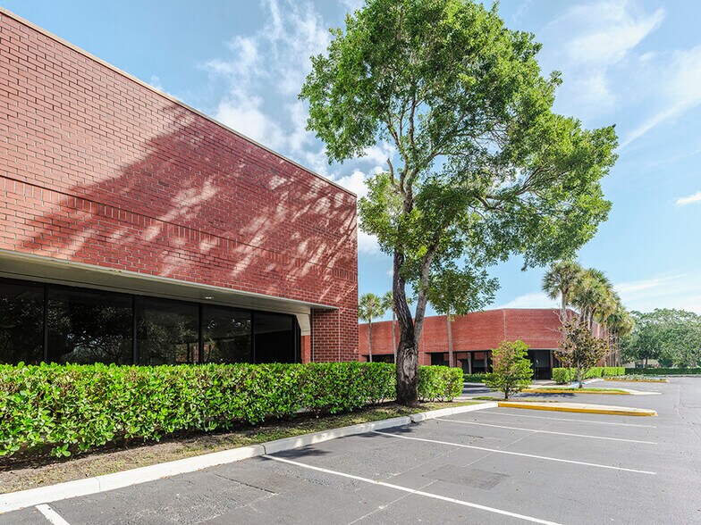 More Photos Of 951 Broken Sound Pky, Boca Raton Office For Sale