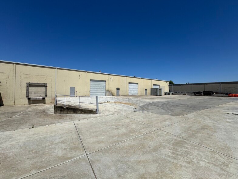 More Photos Of 5900 Warehouse Way, Sacramento Manufacturing For Lease