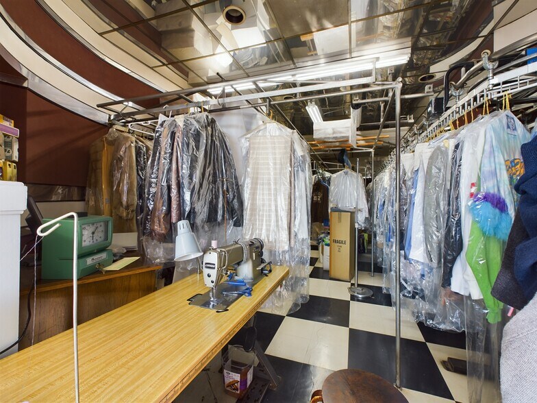 More Photos Of 2138 S Mannheim Rd, Westchester Restaurant For Sale