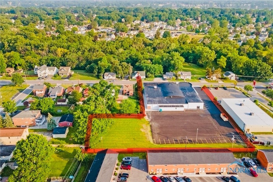 More Photos Of 969 Dixie Hwy, Rossford Freestanding For Lease