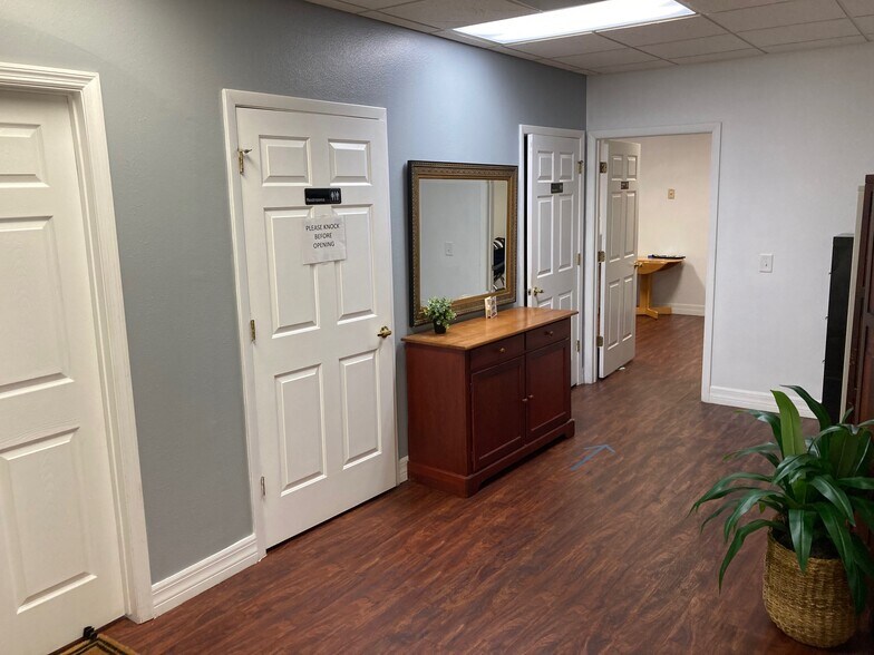 More Photos Of 21422 Carson Dr, Land O' Lakes Warehouse For Sale