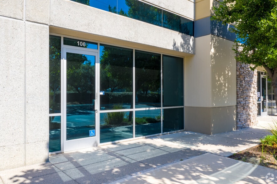 More Photos Of 8351 Rochester Ave, Rancho Cucamonga Warehouse For Lease