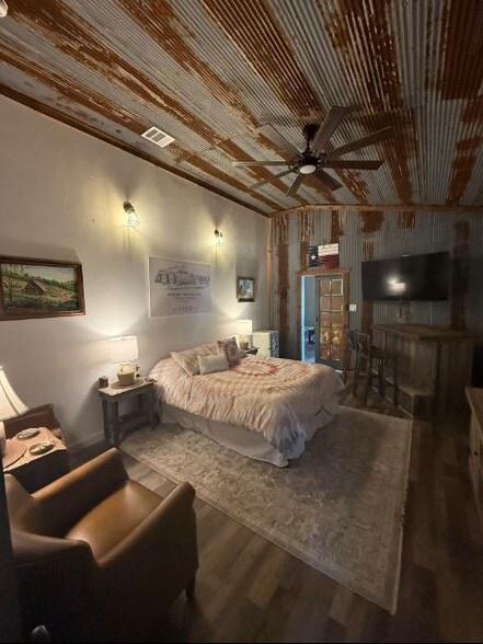 More Photos Of 311 Old Mill Rd, Rhome Restaurant For Sale