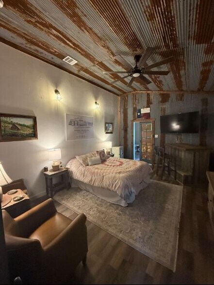 More Photos Of 311 Old Mill Rd, Rhome Restaurant For Sale