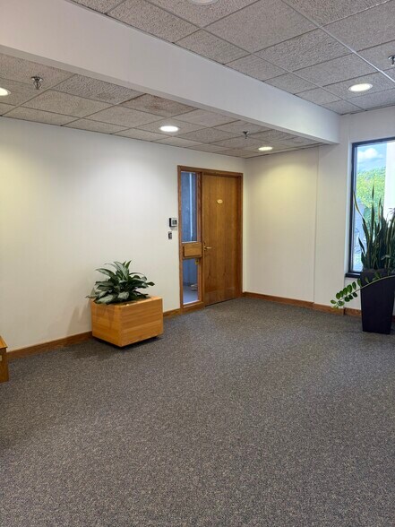 More Photos Of 1666 Massachusetts Ave, Lexington Office For Lease