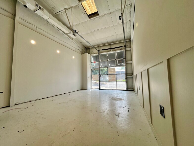 More Photos Of 1082 Huff Rd NW, Atlanta General Retail For Lease