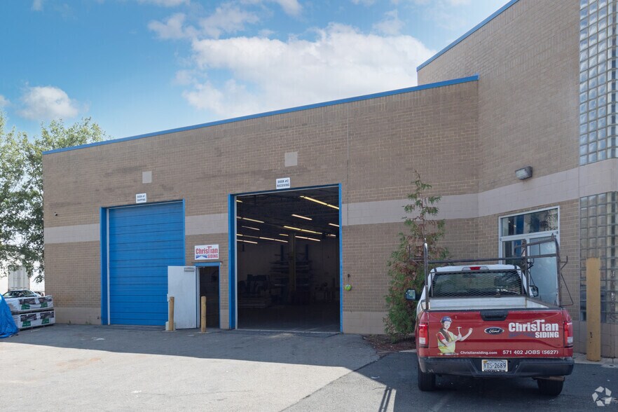 More Photos Of 14150 Mariah Ct, Chantilly Warehouse For Lease