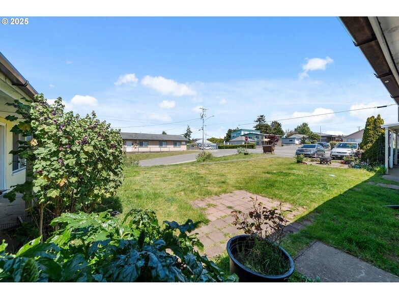 More Photos Of 1900 Monroe St, North Bend Apartments For Sale