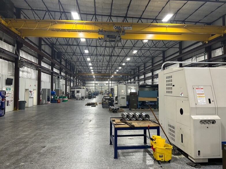 More Photos Of 5510 Spring Stuebner Rd, Spring Warehouse For Lease