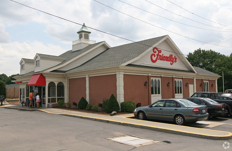 More Photos Of 1151 Fall River Ave, Seekonk Restaurant For Lease