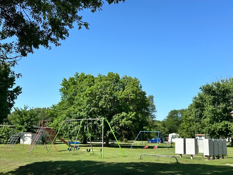 More Photos Of 620 Country Club Rd, Pratt Manufactured Housing Mobile Home Park For Sale