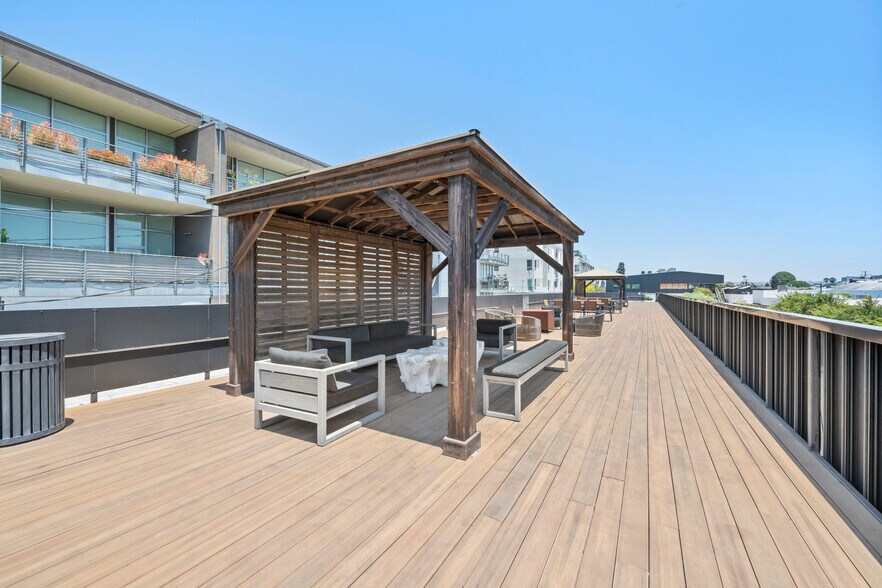 More Photos Of 4094 Glencoe Ave, Marina del Rey Loft Creative Space For Lease
