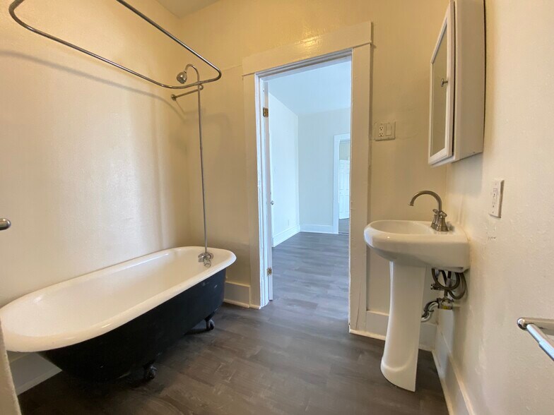 More Photos Of 1984 Park Grove Ave, Los Angeles Apartments For Sale