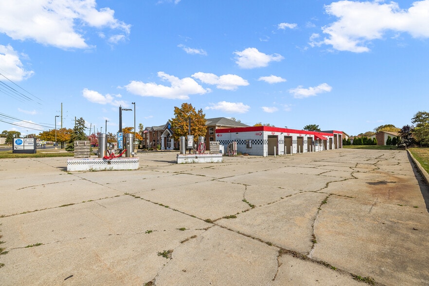 More Photos Of 47720 Gratiot Ave, Chesterfield Carwash For Sale