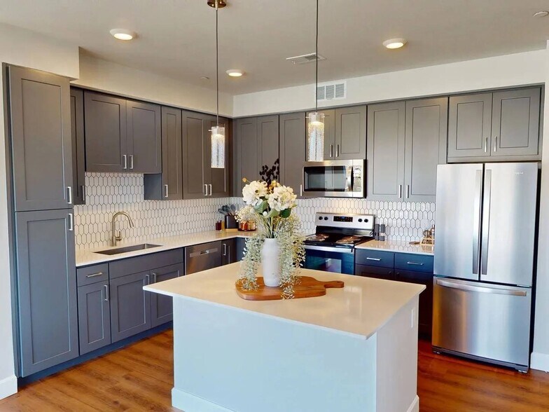 More Photos Of 655 S Sierra Madre St, Colorado Springs Apartments For Lease