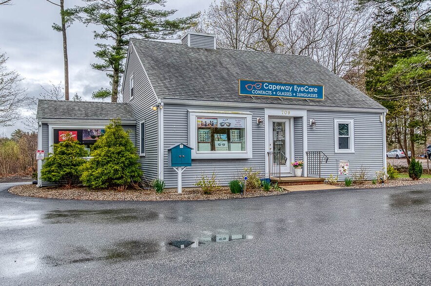 More Photos Of 709 Plain St, Marshfield Medical For Sale