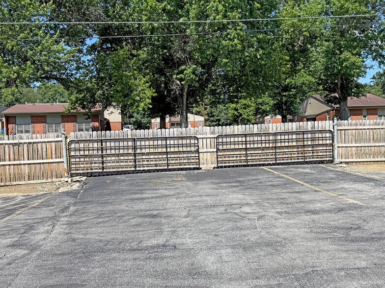 More Photos Of 60 Bells Ln, Junction City Warehouse For Sale