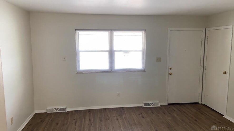 More Photos Of 3220 Illinois Ave, Middletown Apartments For Sale