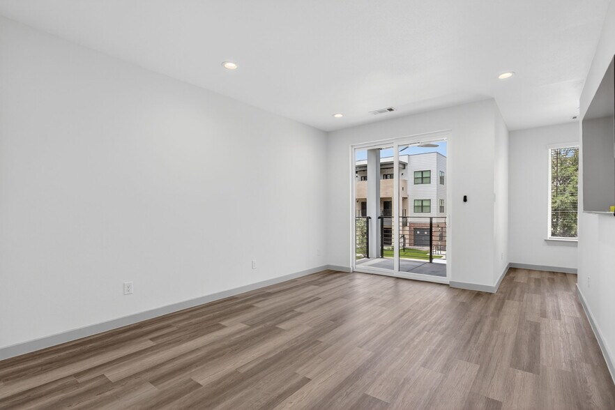 More Photos Of 3133 Cockrell Ave, Fort Worth Apartments For Sale