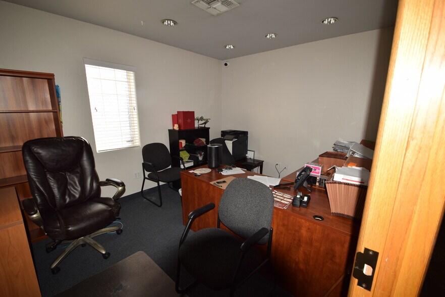 More Photos Of 320 S Jones Blvd, Las Vegas Office For Sale