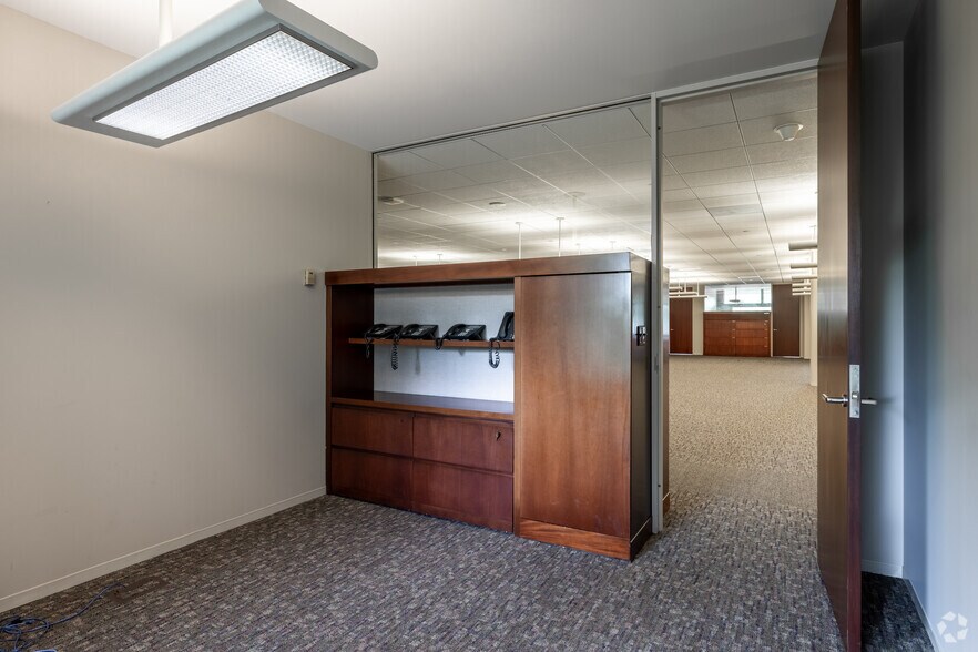 More Photos Of 3 Merck, White House Station Office For Lease