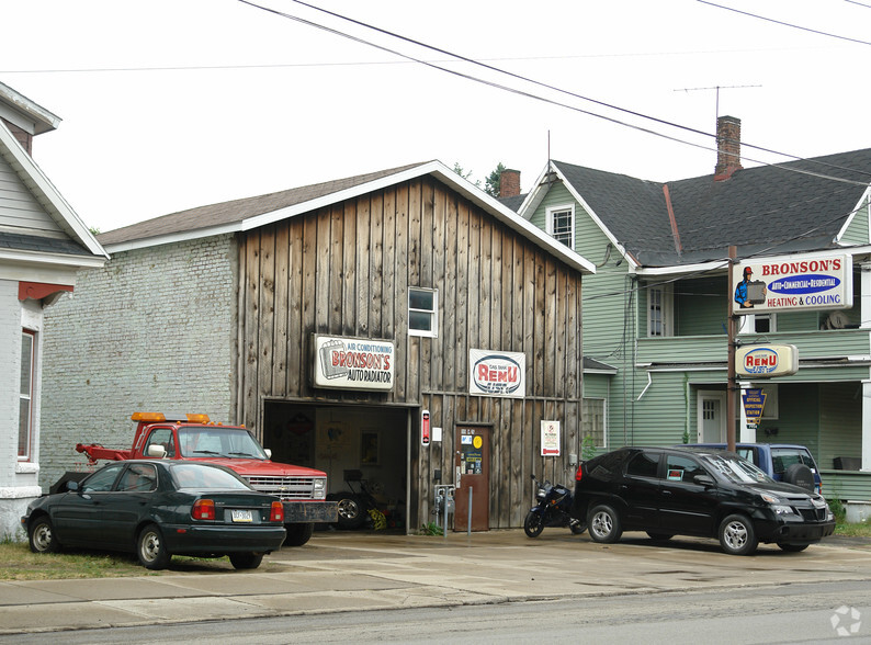 Primary Photo Of 1119 W 26th St, Erie Auto Repair For Lease