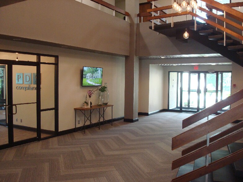 More Photos Of 824 S Milledge Ave, Athens Office For Lease