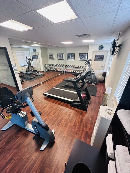 More Photos Of 4450 Rhea County Hwy, Dayton Hotel For Sale