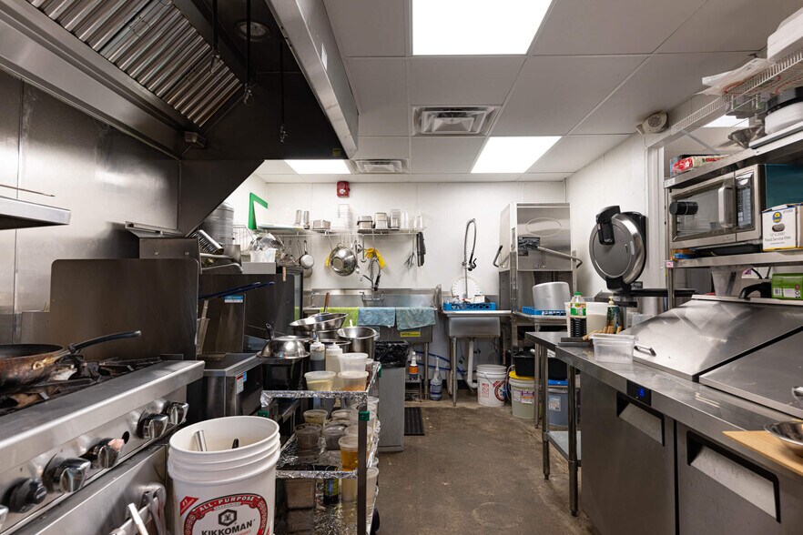 More Photos Of 136-138 Dayton St, Yellow Springs Storefront For Sale