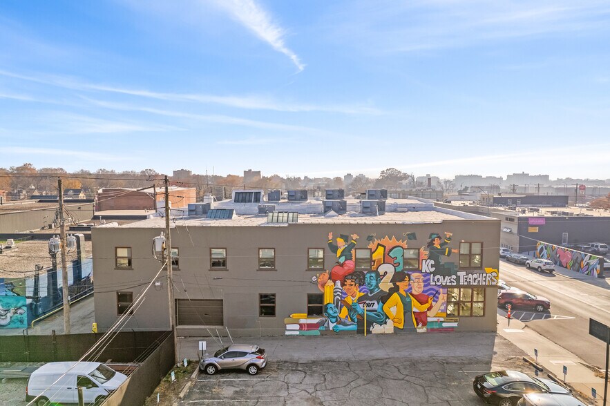 More Photos Of 3107-3111 Gillham Rd, Kansas City Storefront Retail Office For Sale