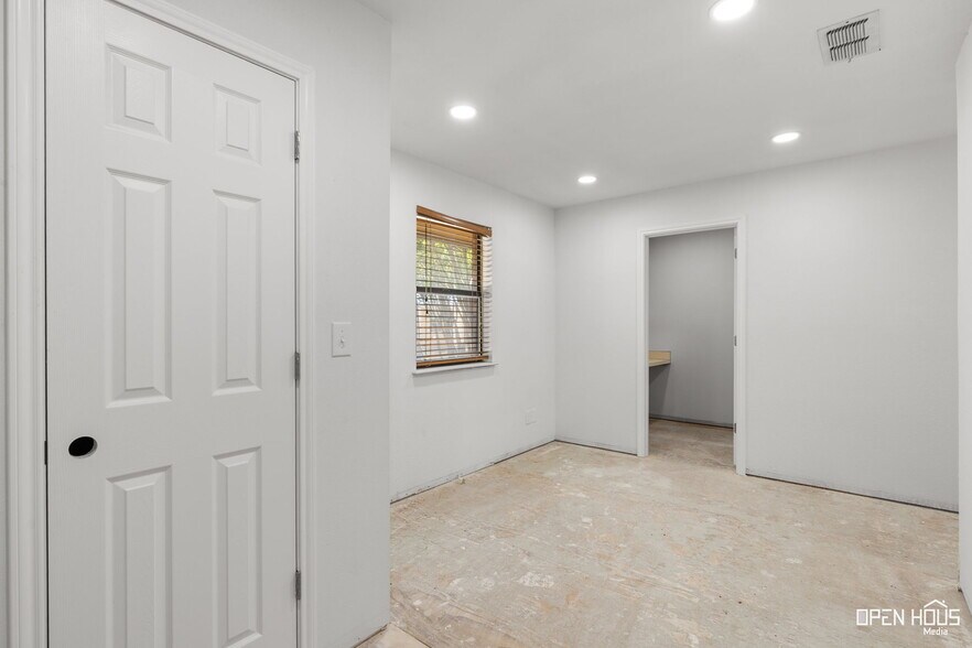 More Photos Of 1317 East St, Graham Medical For Sale