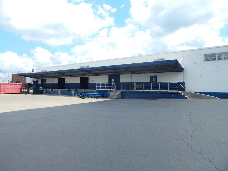 More Photos Of 301-333 Gaddis Blvd, Dayton Warehouse For Sale
