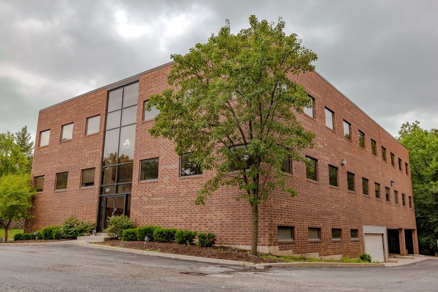More Photos Of 127 E Lake St, Bloomingdale Office For Lease