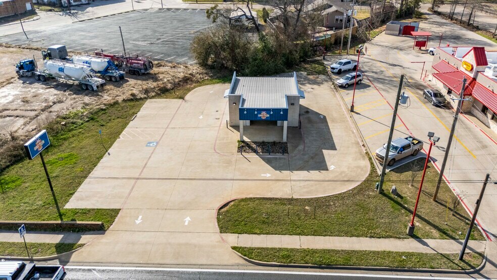 More Photos Of 207 N Henderson Blvd, Kilgore Storefront For Lease