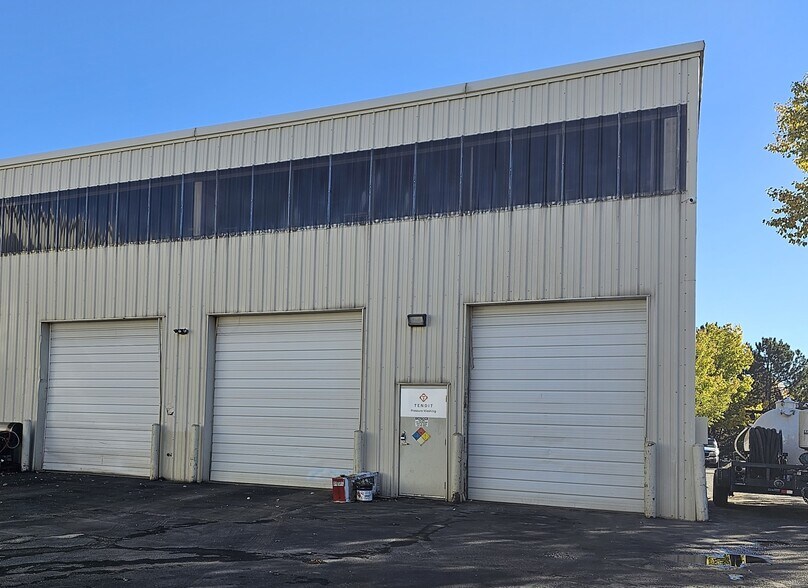 More Photos Of 500-536 W 67th St, Loveland Light Manufacturing For Lease