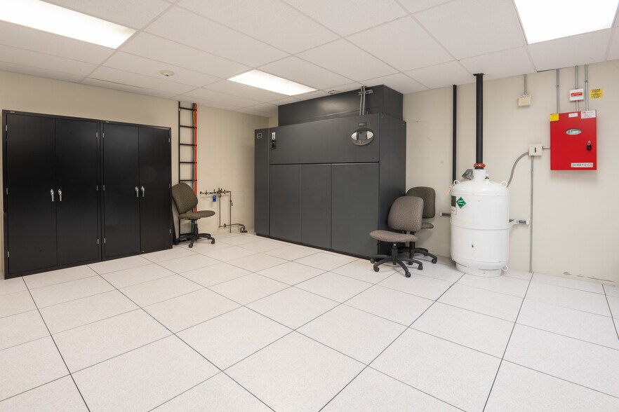 More Photos Of 9330 Amberton Pky, Dallas Office For Lease