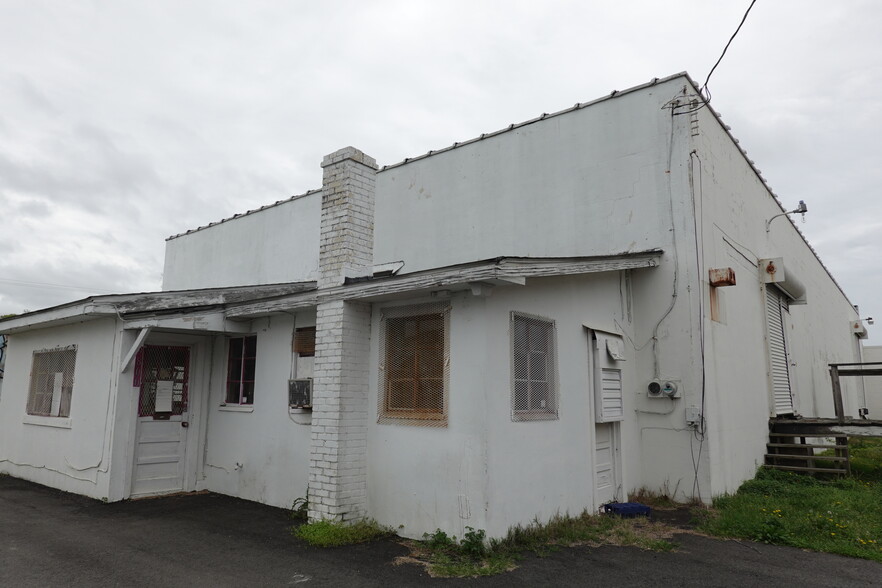 More Photos Of 9616-9800 Hosier St, Newport News Warehouse For Lease